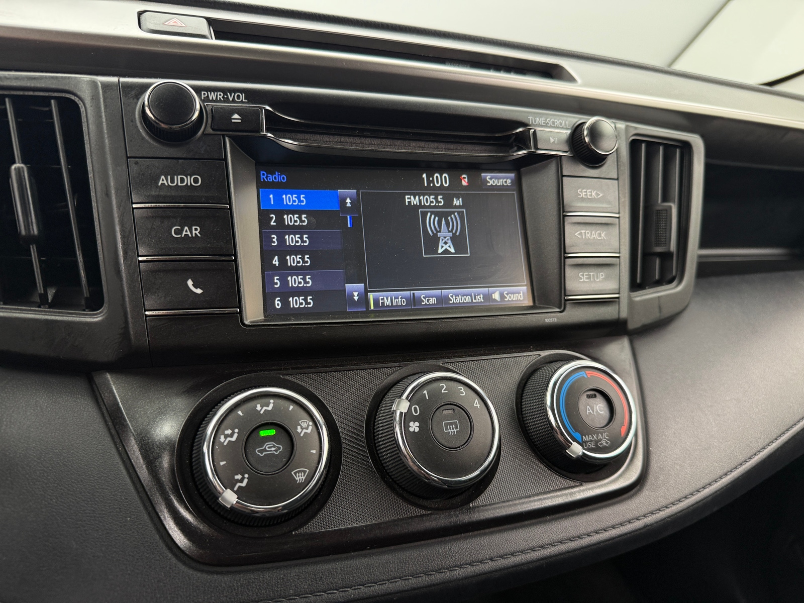 Thumbnail: 2018 Toyota RAV4 - 4