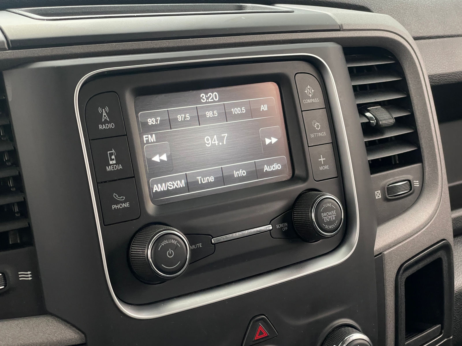 Thumbnail: 2022 RAM 1500 Classic - 3