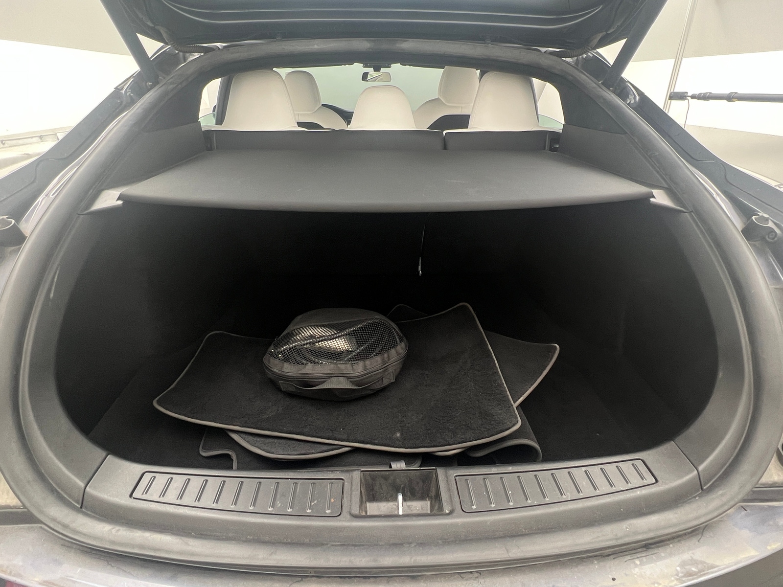 Thumbnail: 2020 Tesla Model S - 6