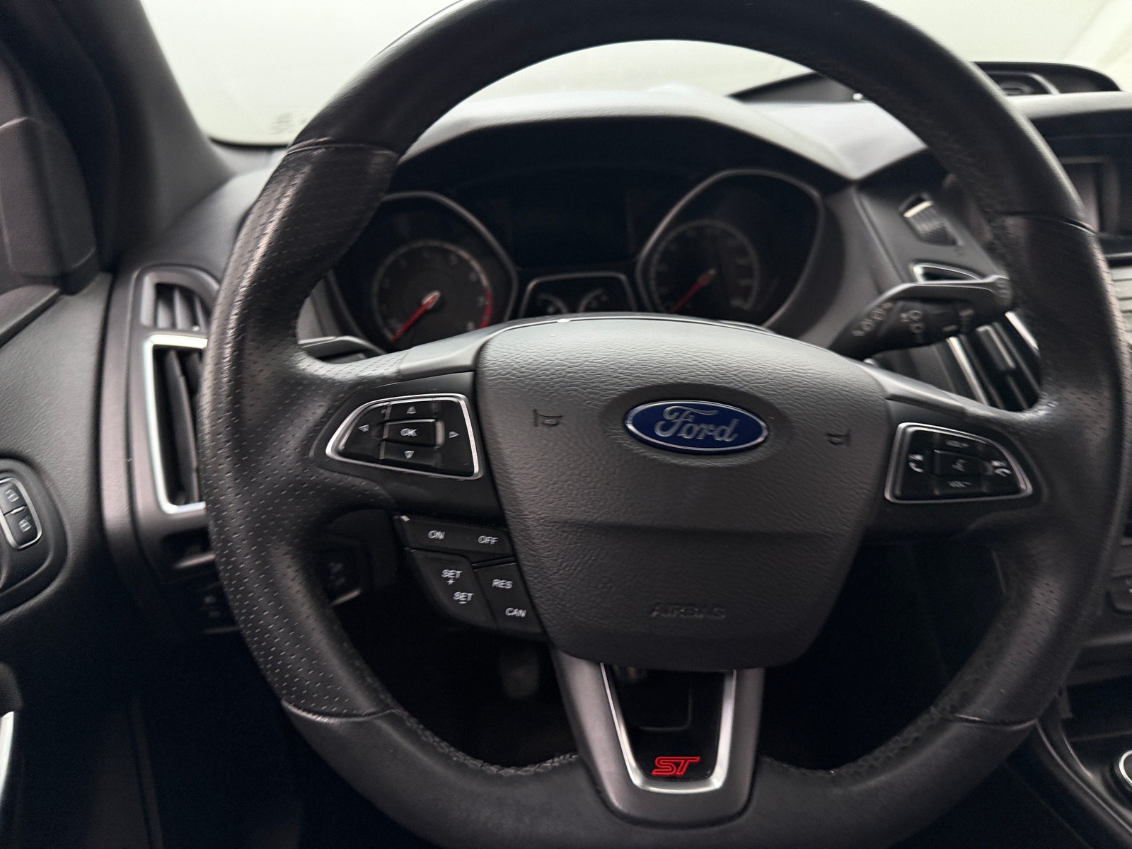 Thumbnail: 2017 Ford Focus - 5