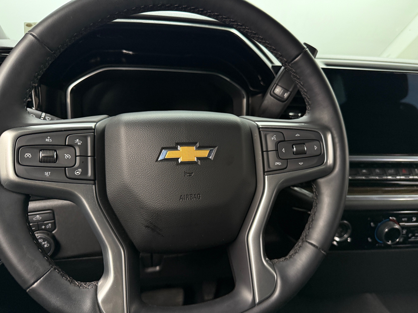 Thumbnail: 2024 Chevrolet Silverado 1500 - 5