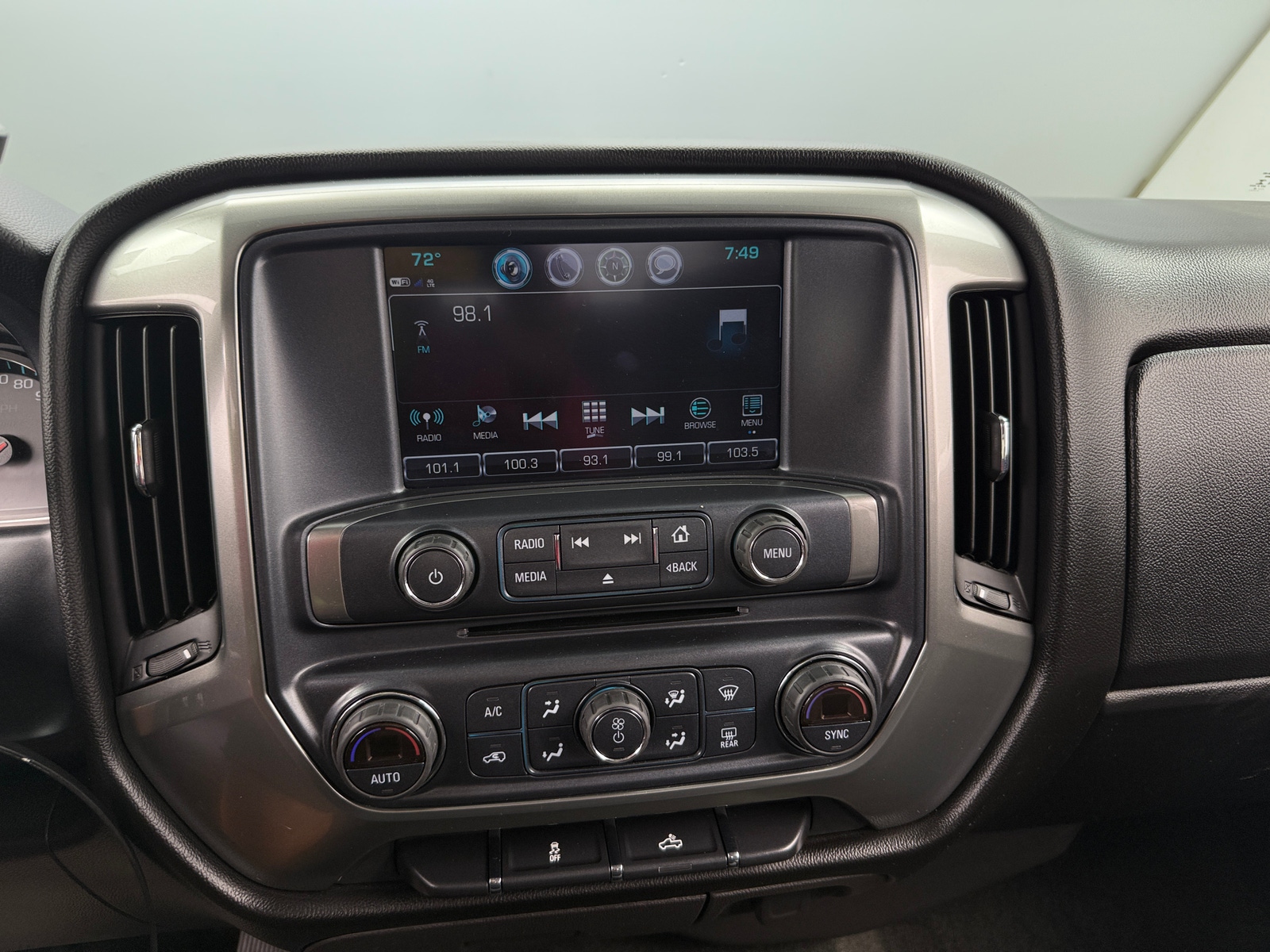 Thumbnail: 2018 Chevrolet Silverado 1500 - 4