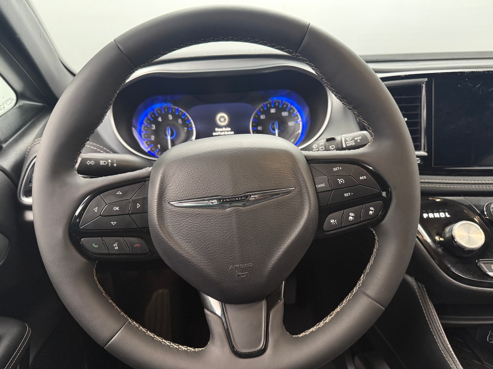 Thumbnail: 2025 Chrysler Pacifica - 4