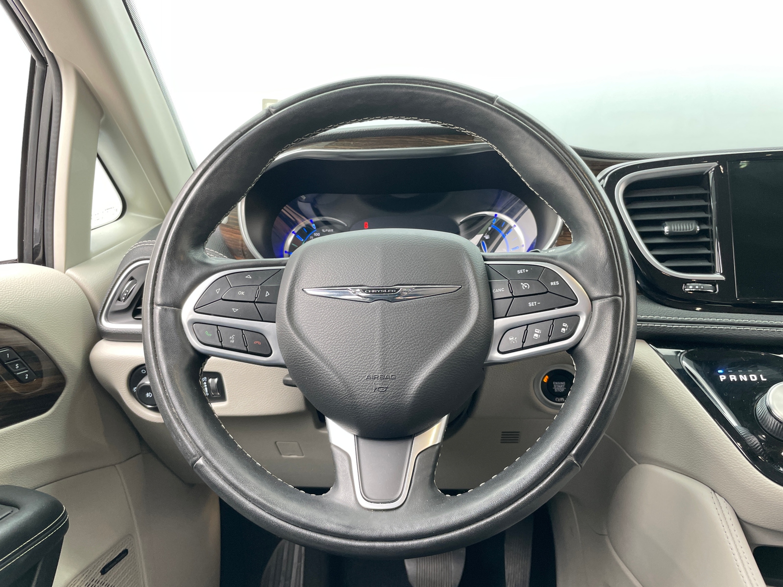Thumbnail: 2022 Chrysler Pacifica - 4