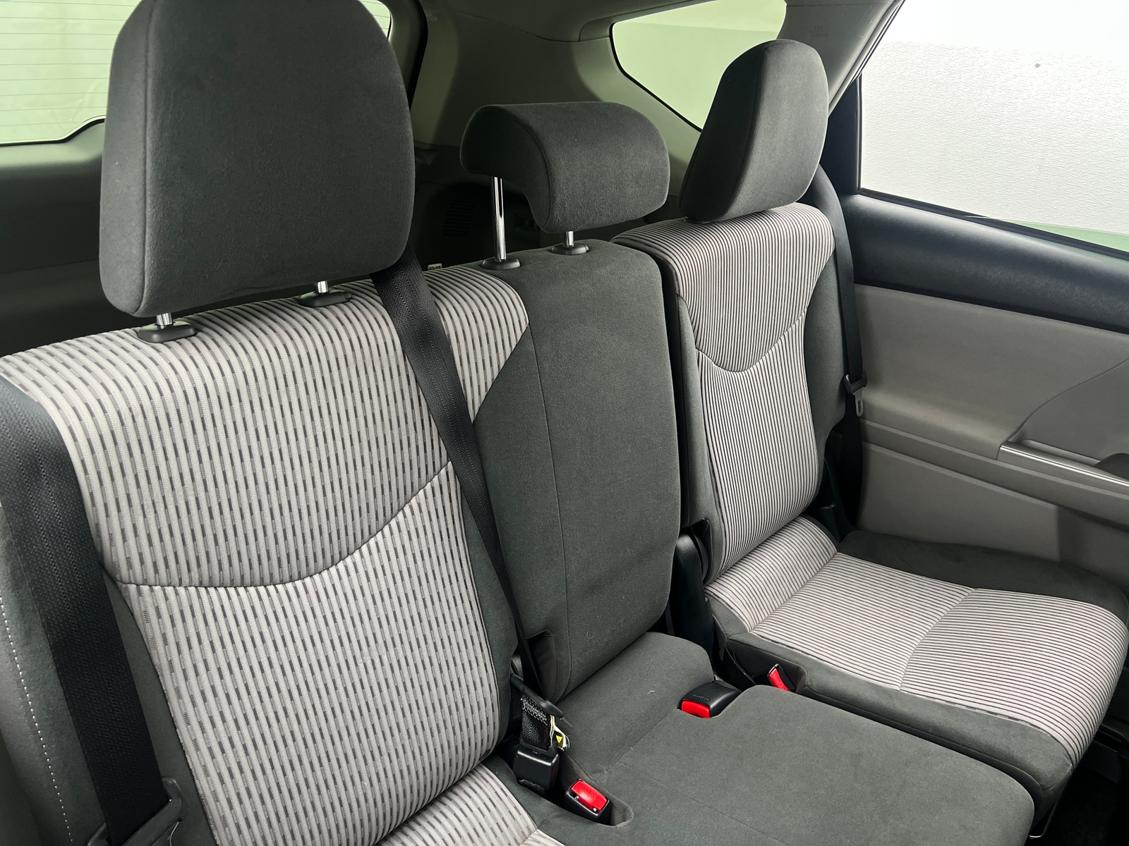 Thumbnail: 2015 Toyota Prius v - 5