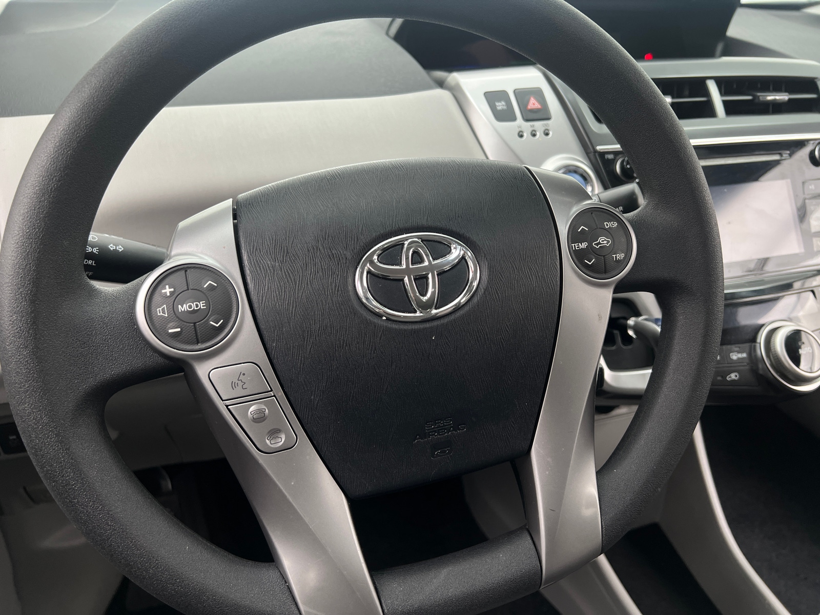 Thumbnail: 2015 Toyota Prius v - 4