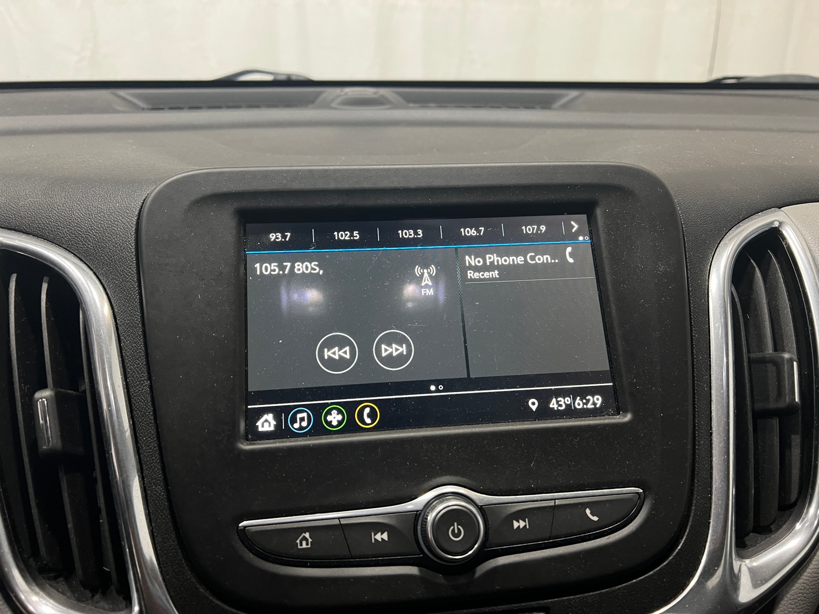 Thumbnail: 2019 Chevrolet Equinox - 4