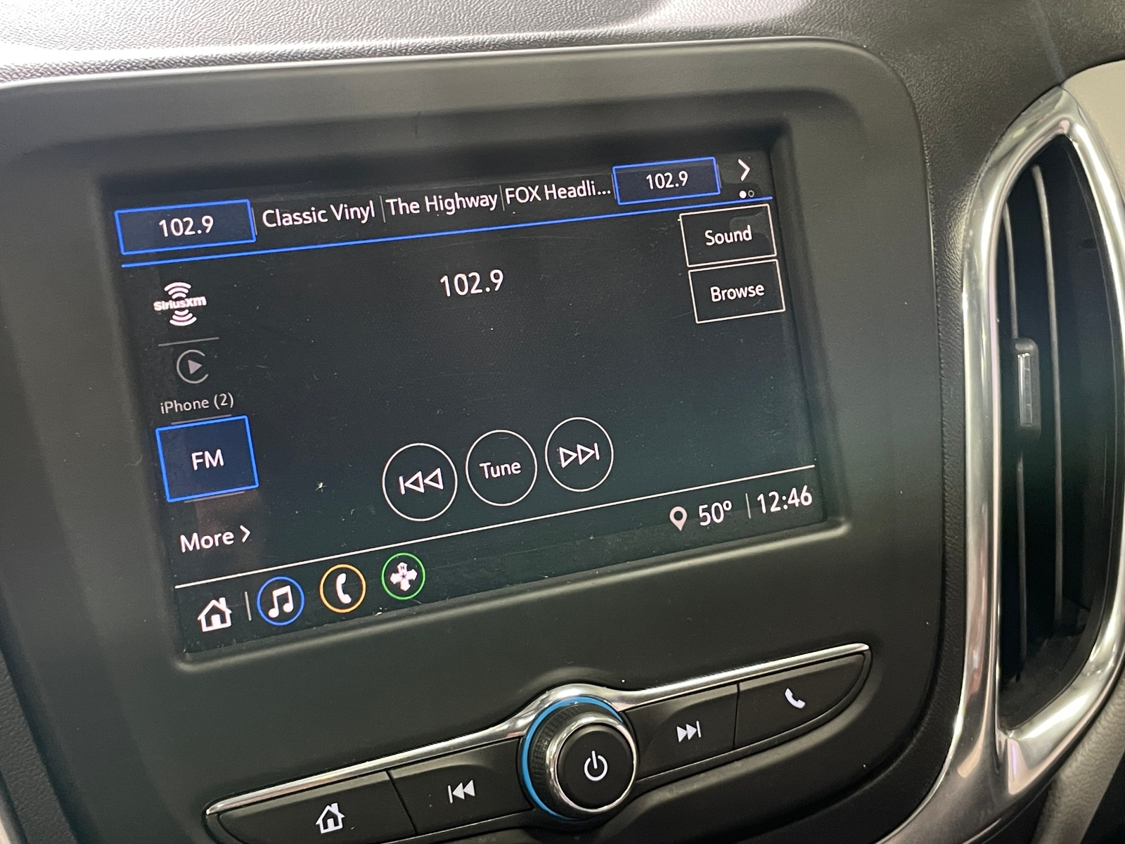 Thumbnail: 2022 Chevrolet Equinox - 4
