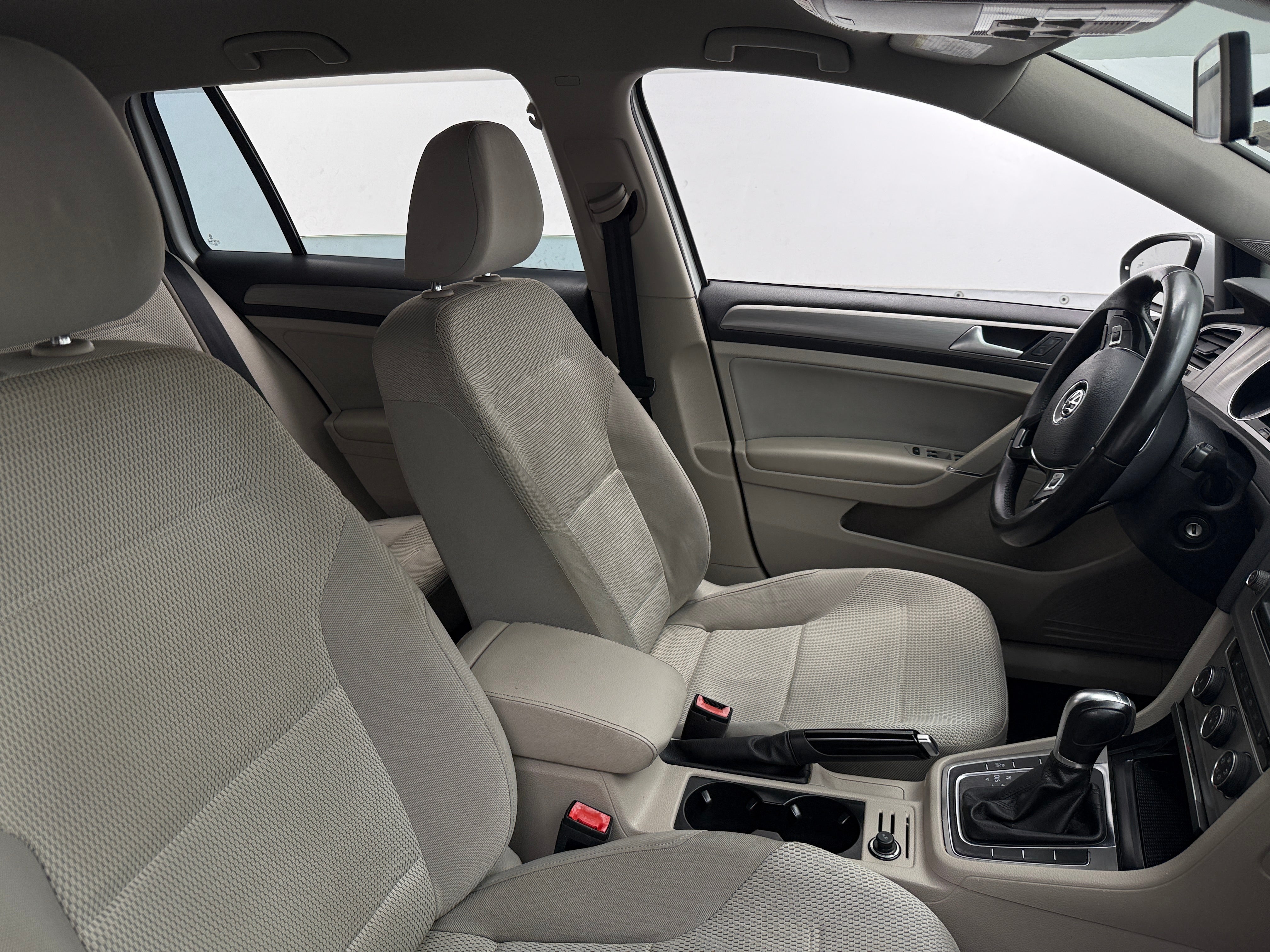 2017 Volkswagen Golf SportWagen