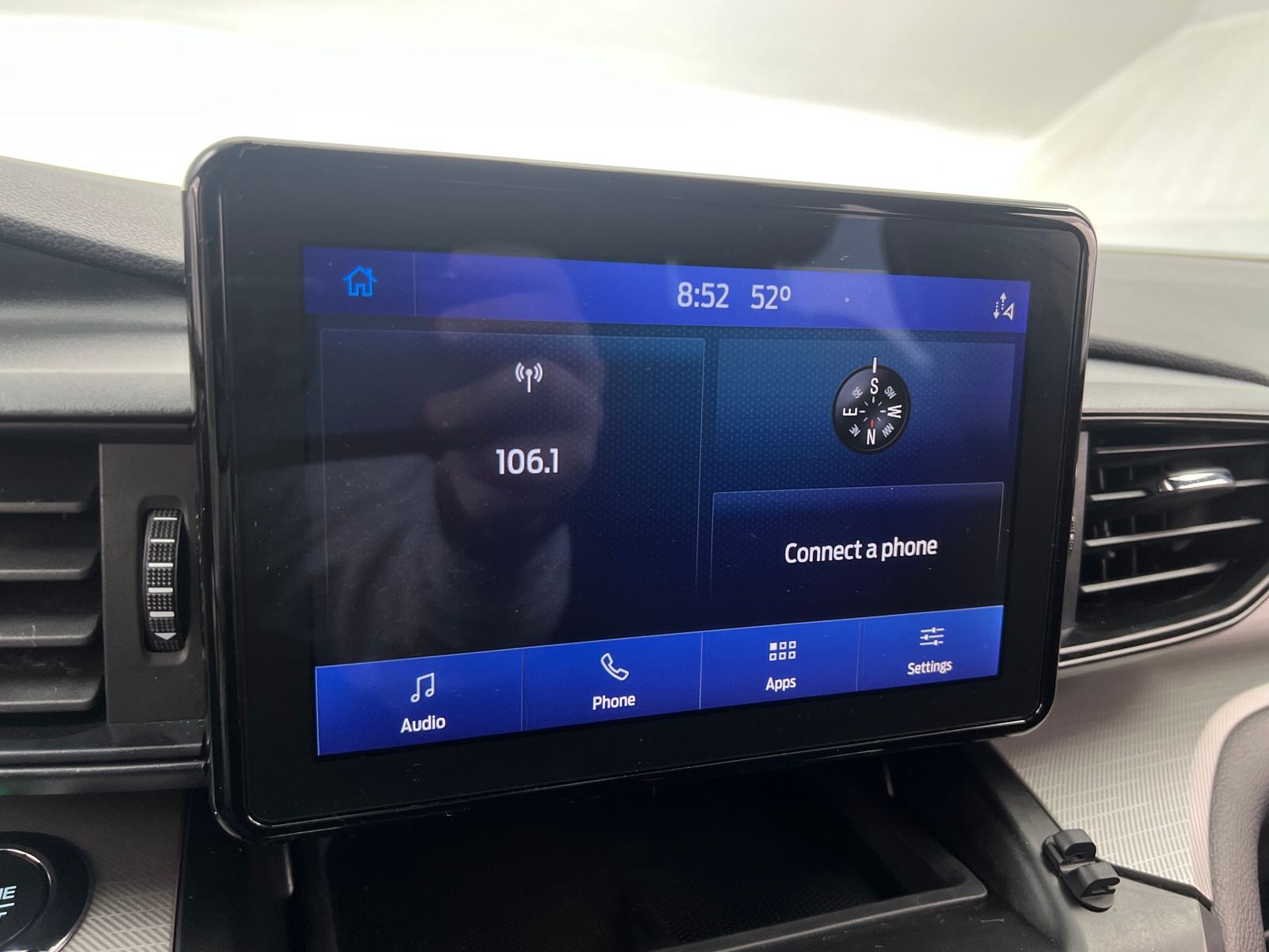 Thumbnail: 2020 Ford Explorer - 4