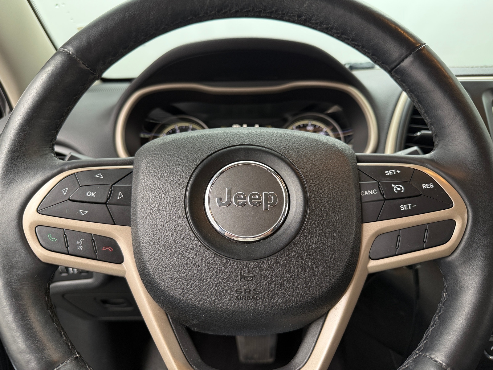 Thumbnail: 2017 Jeep Cherokee - 5