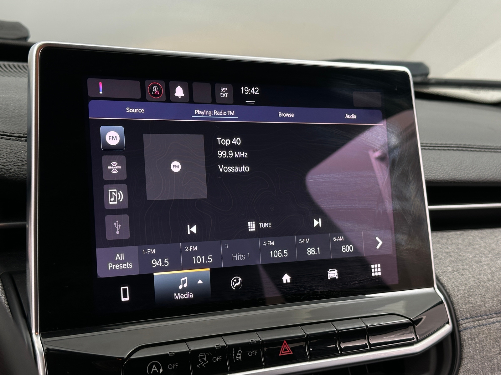 Thumbnail: 2023 Jeep Compass - 4