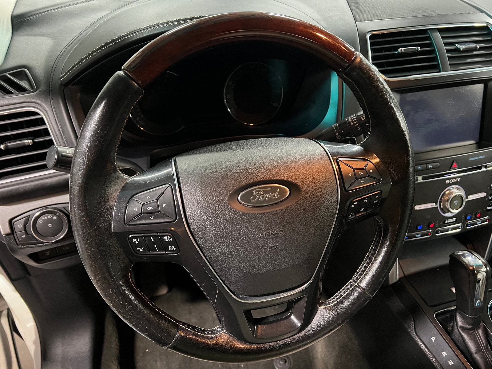 Thumbnail: 2016 Ford Explorer - 4