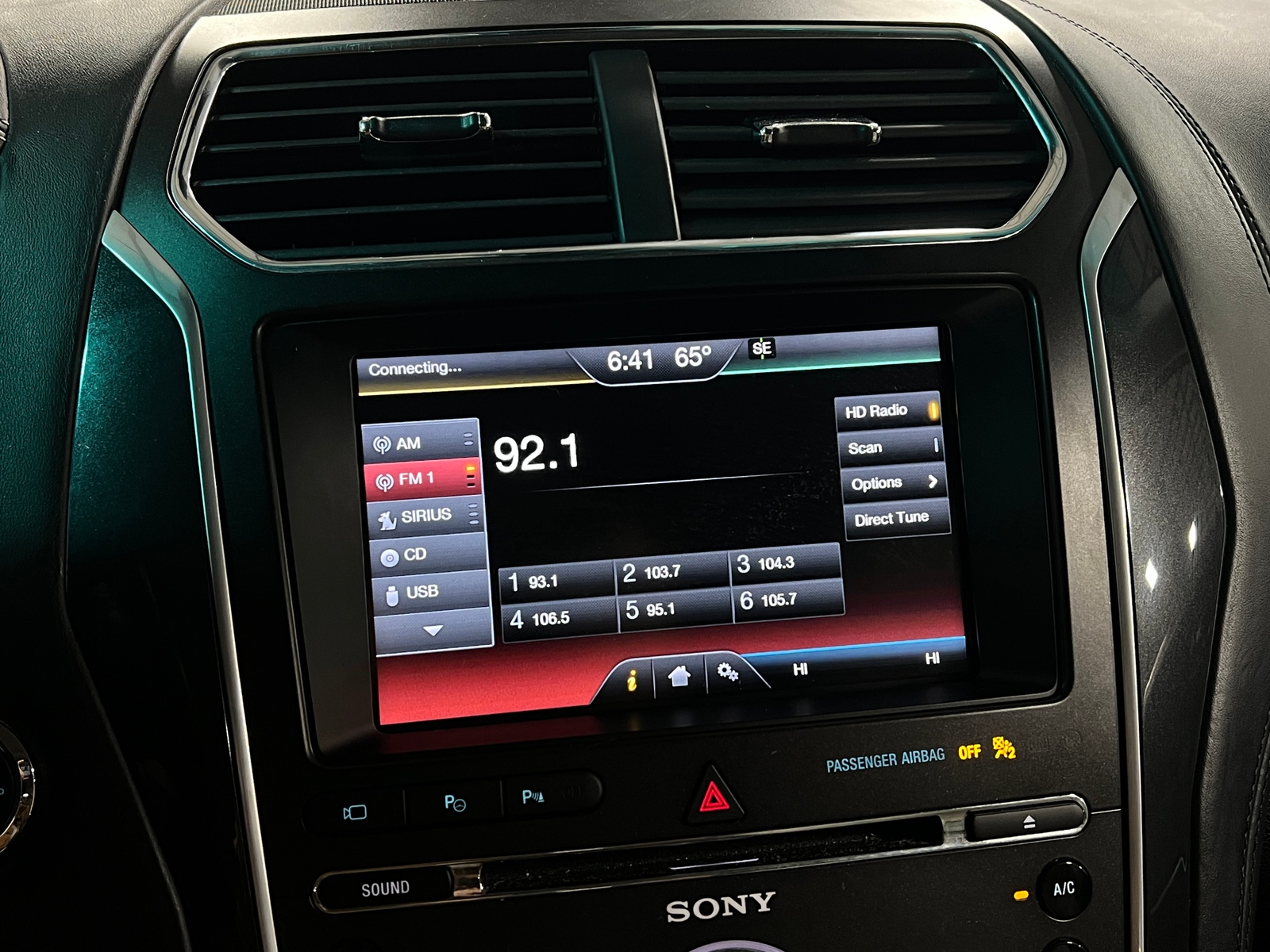 Thumbnail: 2016 Ford Explorer - 3