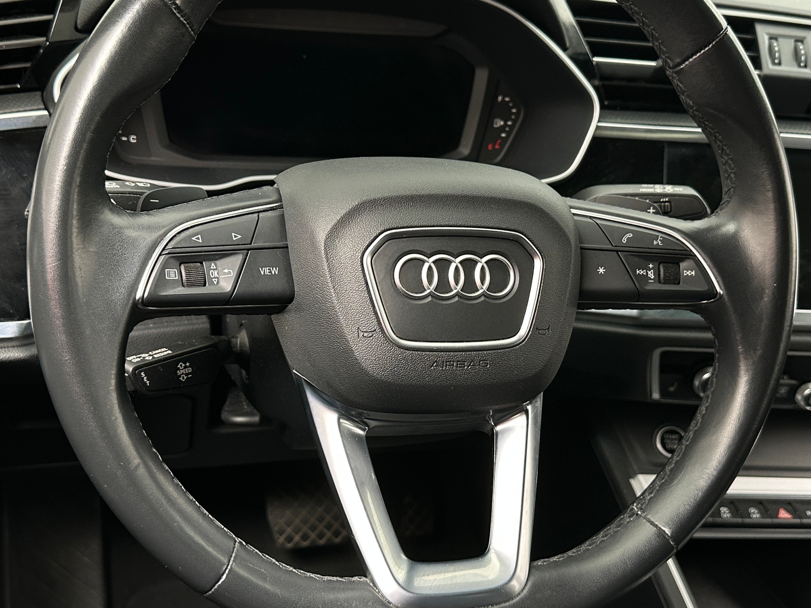 Thumbnail: 2023 Audi Q3 - 4