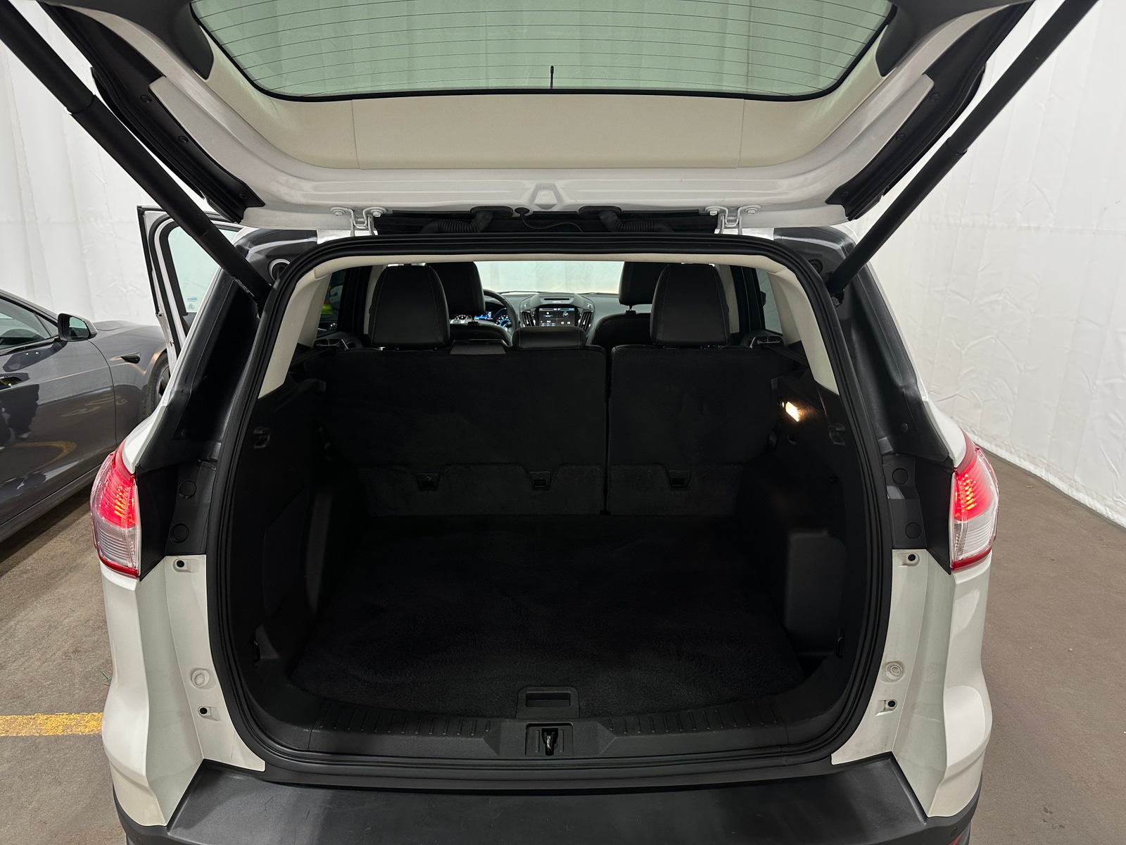 Thumbnail: 2015 Ford Escape - 6