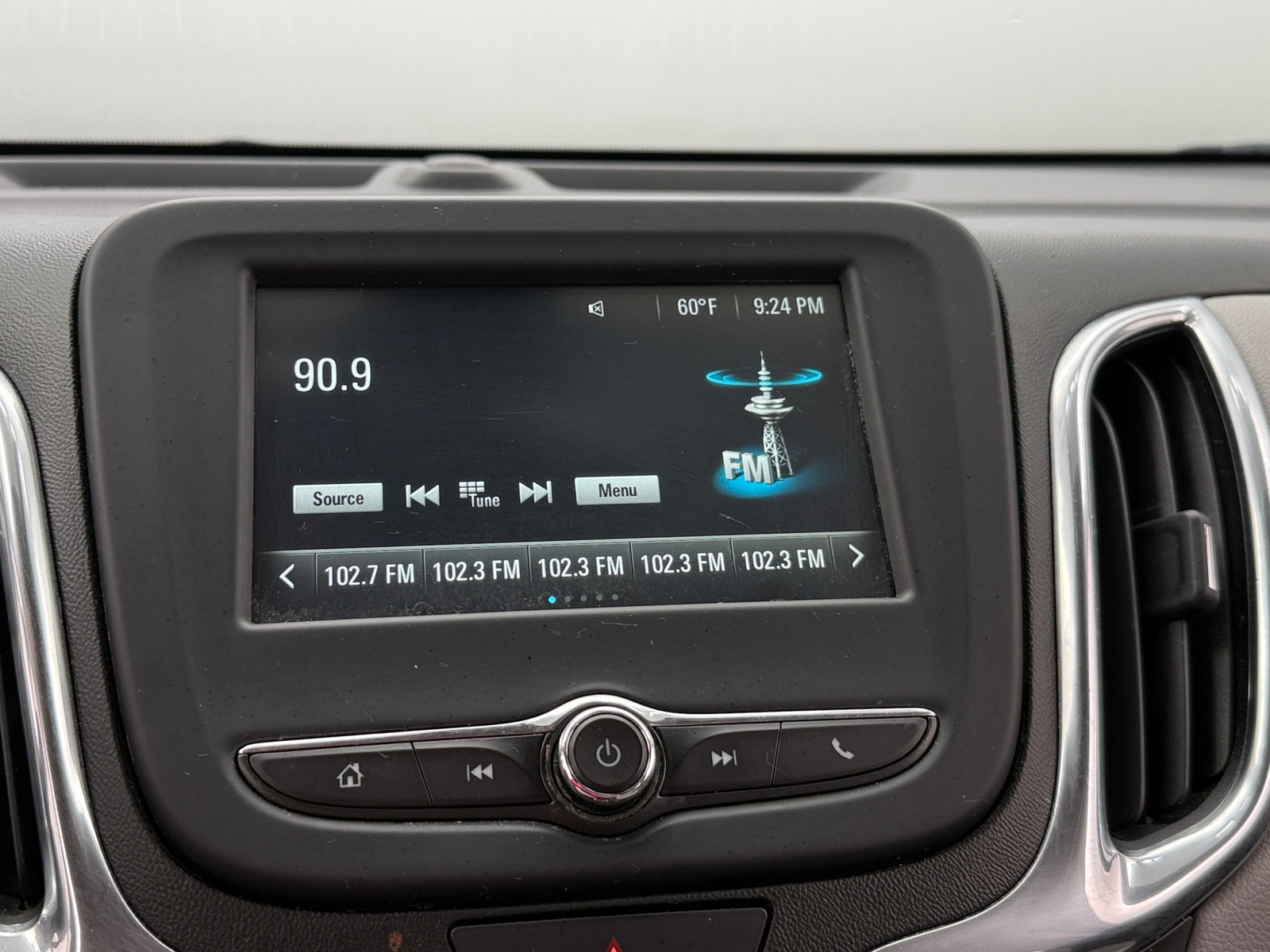 Thumbnail: 2018 Chevrolet Equinox - 4
