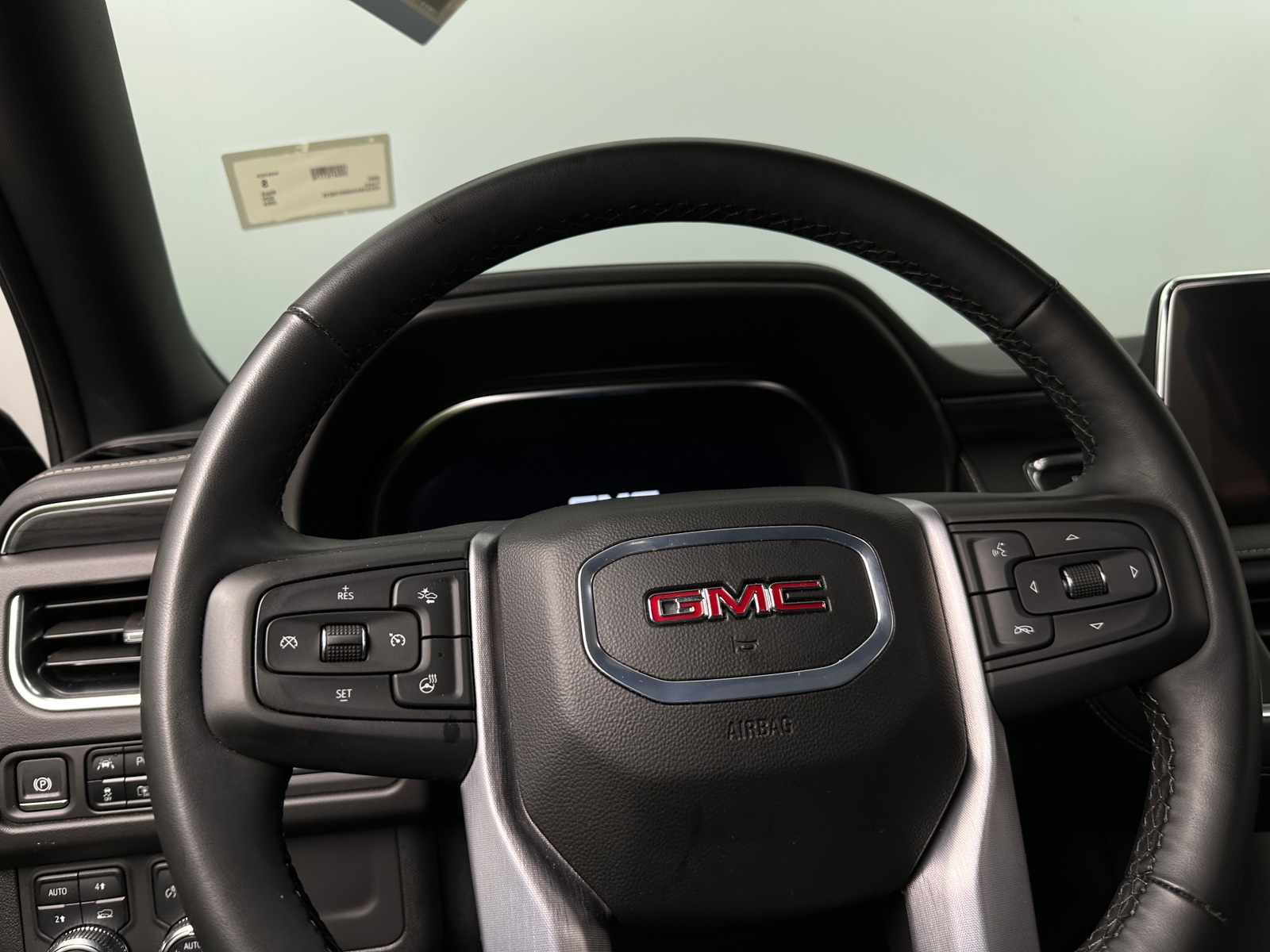 Thumbnail: 2024 GMC Yukon - 4