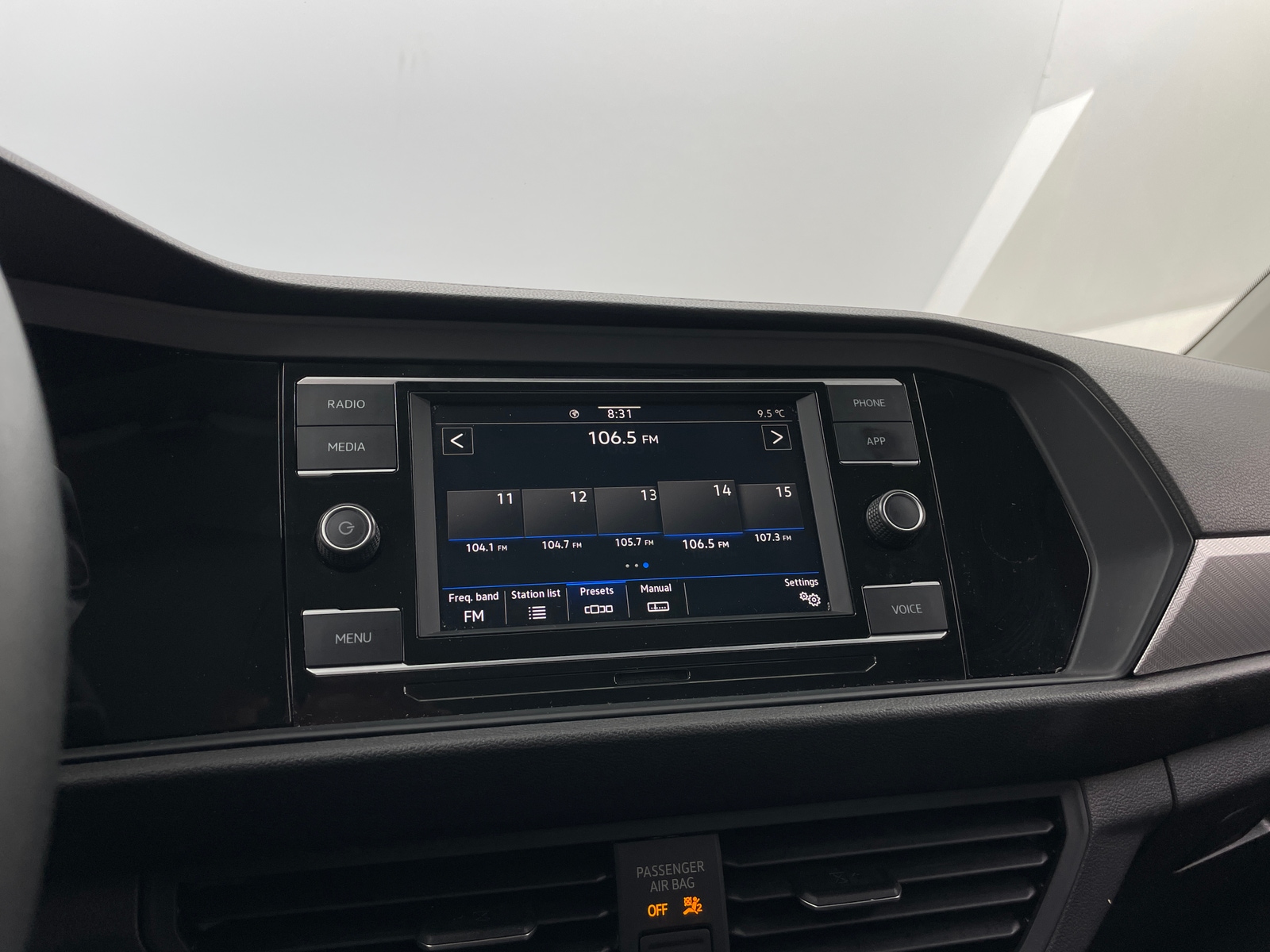 Thumbnail: 2021 Volkswagen Jetta - 4