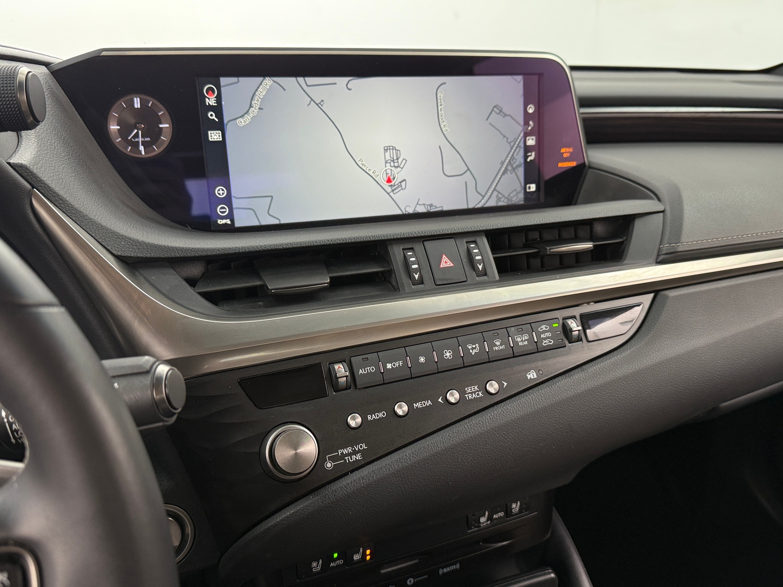 Thumbnail: 2021 Lexus ES - 3