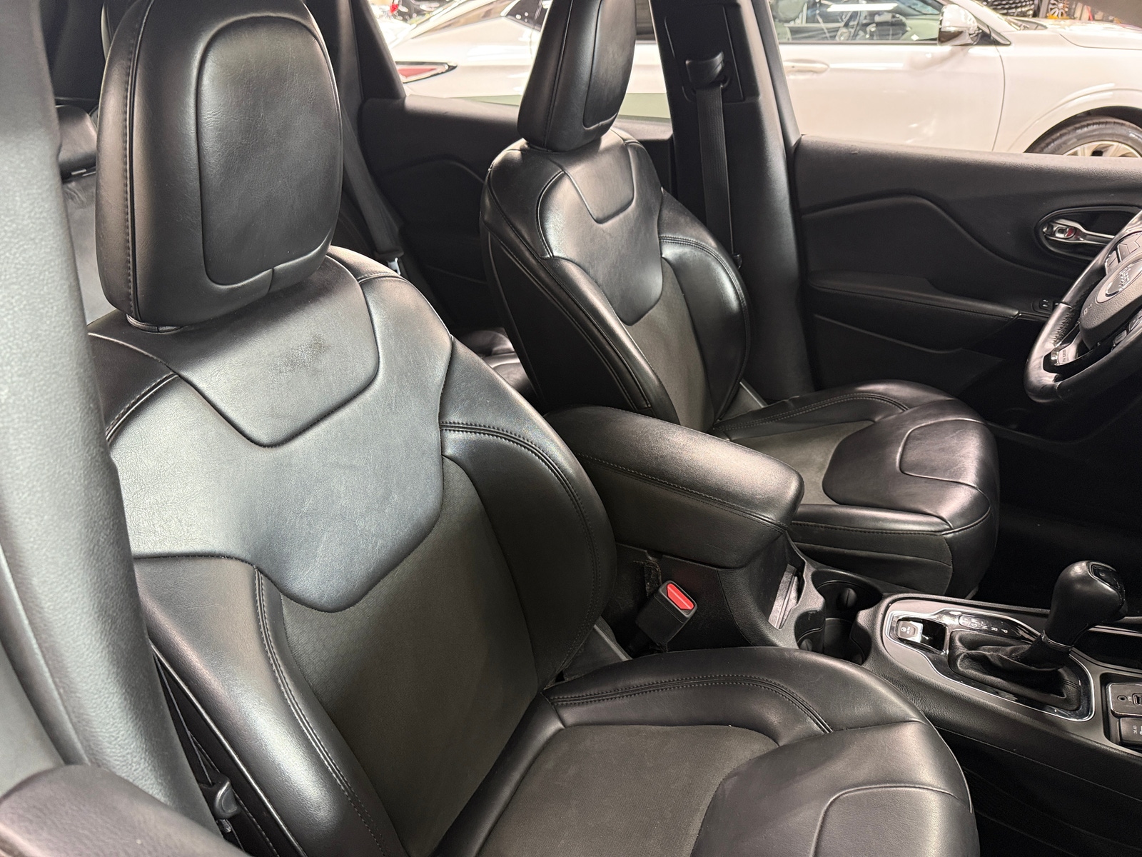 Thumbnail: 2019 Jeep Cherokee - 2
