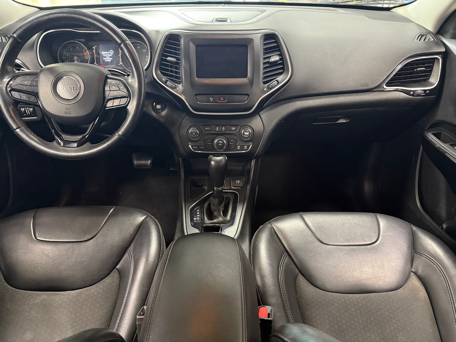 Thumbnail: 2019 Jeep Cherokee - 3