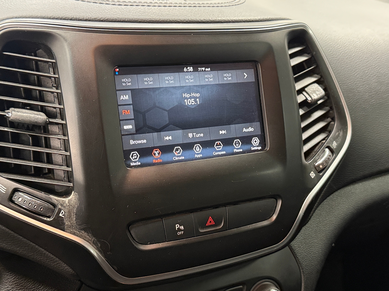 Thumbnail: 2019 Jeep Cherokee - 4