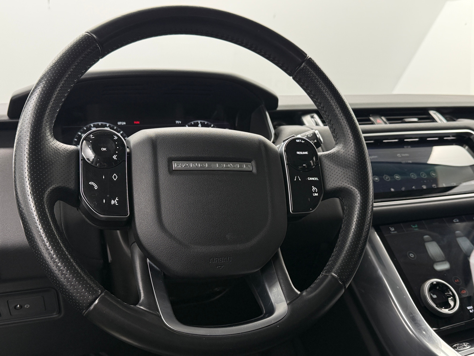 Thumbnail: 2019 Land Rover Range Rover Sport - 4