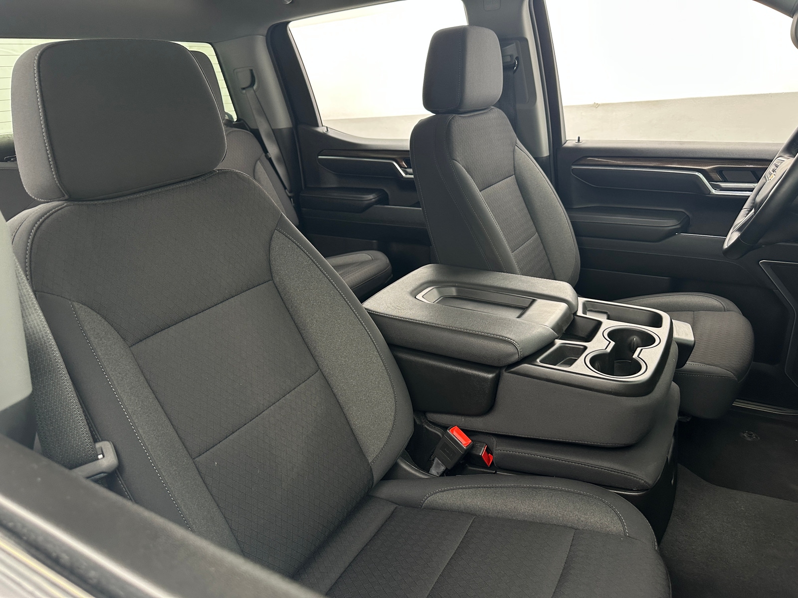 Thumbnail: 2025 Chevrolet Silverado 1500 - 2