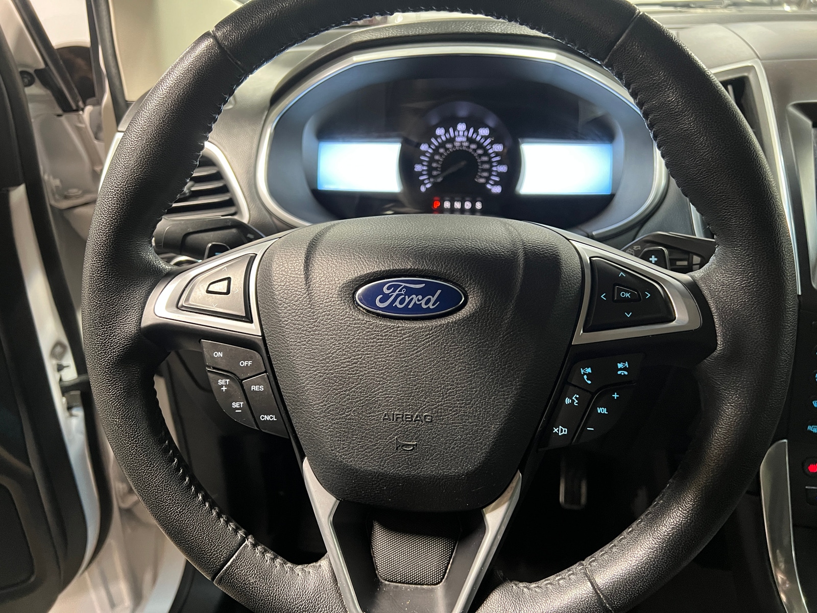 Thumbnail: 2017 Ford Edge - 4