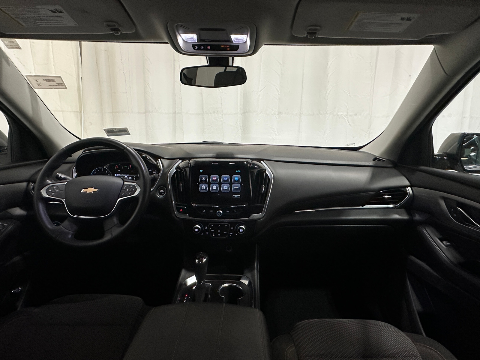 Thumbnail: 2018 Chevrolet Traverse - 3