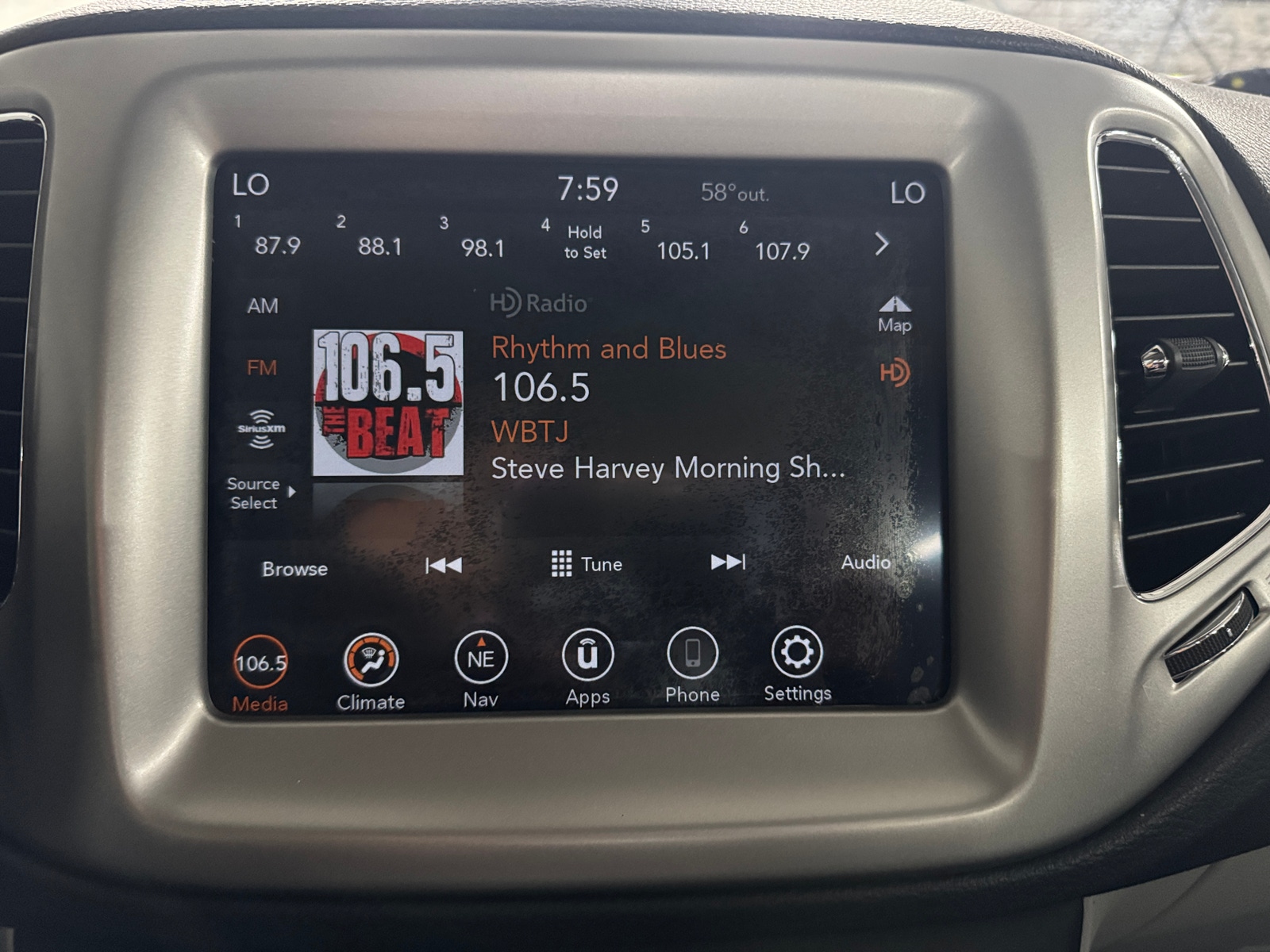 Thumbnail: 2020 Jeep Compass - 4