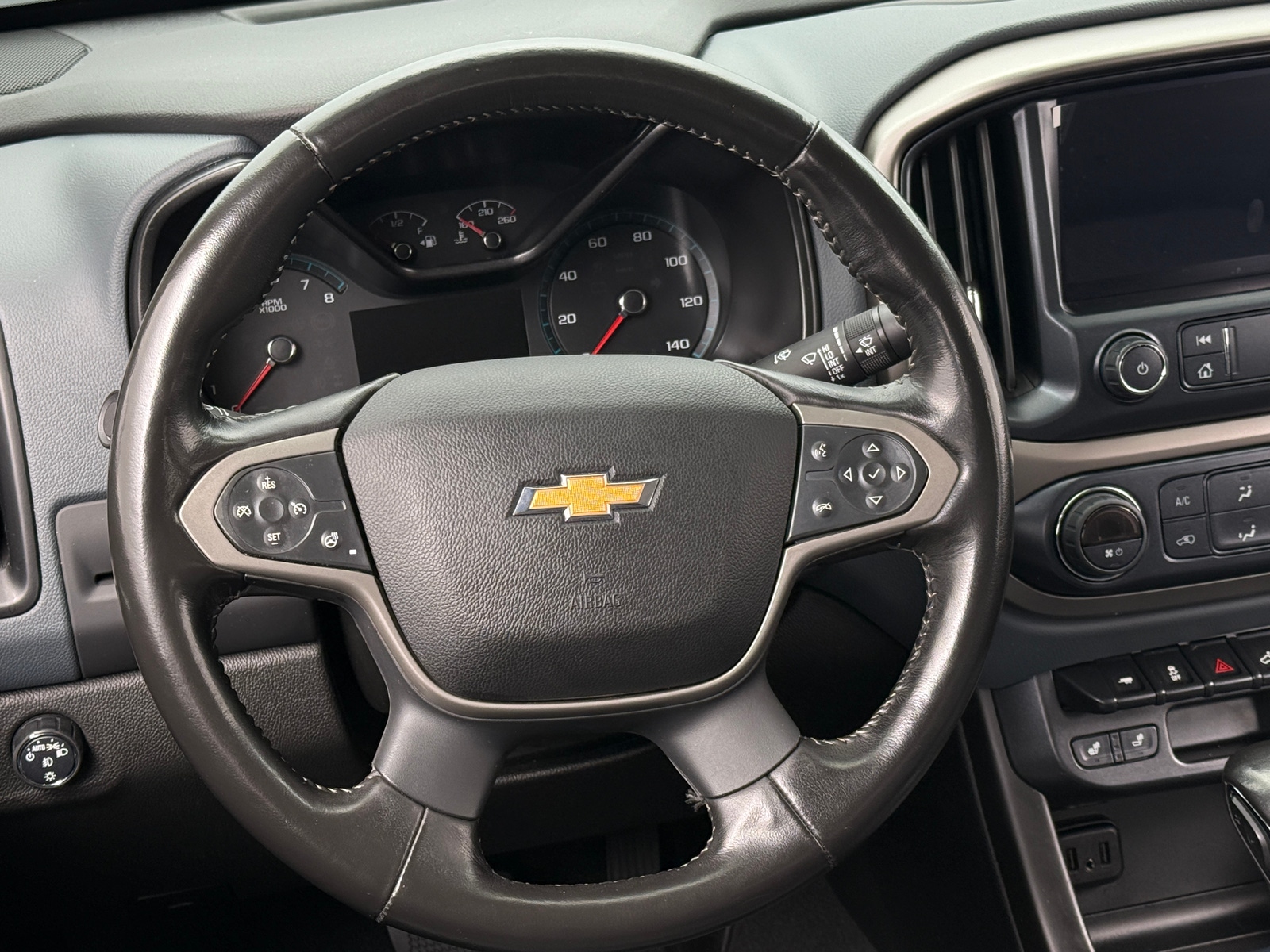Thumbnail: 2022 Chevrolet Colorado - 4
