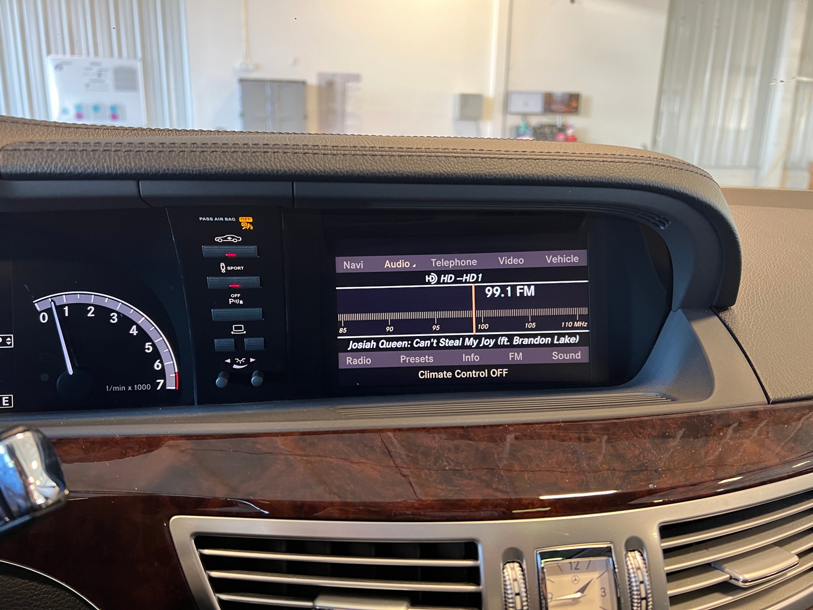 Thumbnail: 2012 Mercedes-Benz S-Class - 3