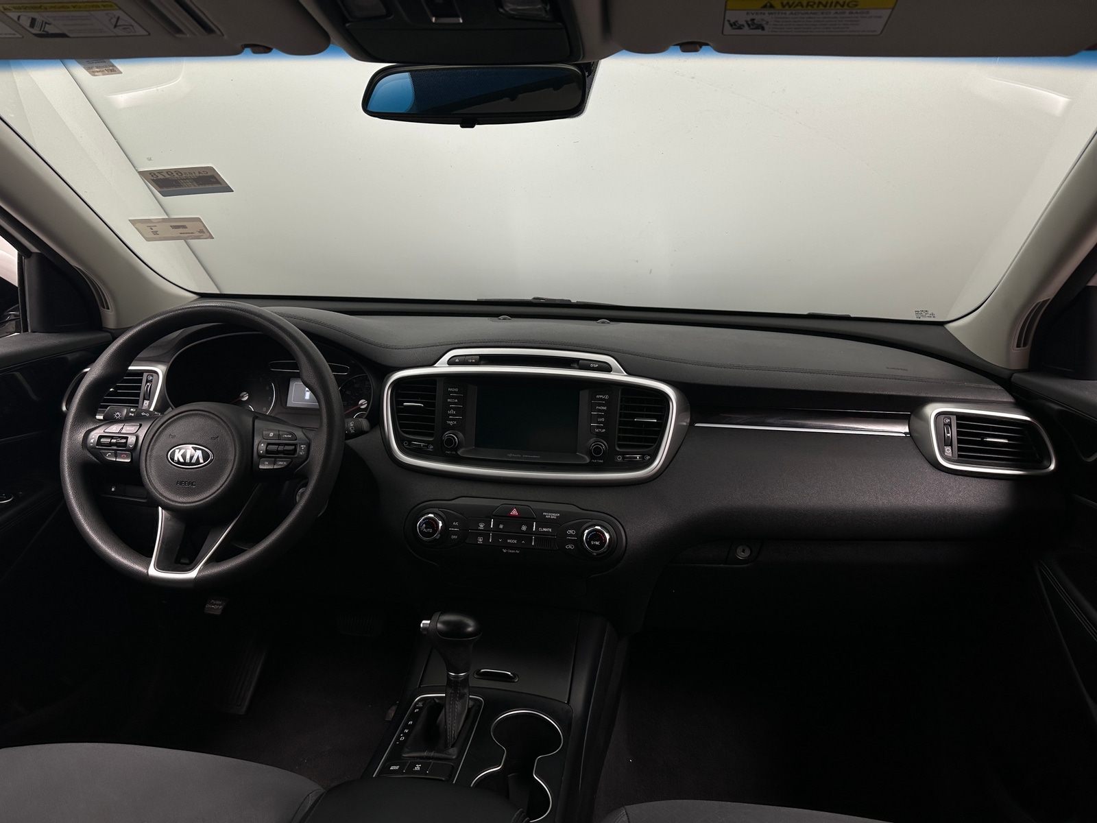 Thumbnail: 2018 Kia Sorento - 3