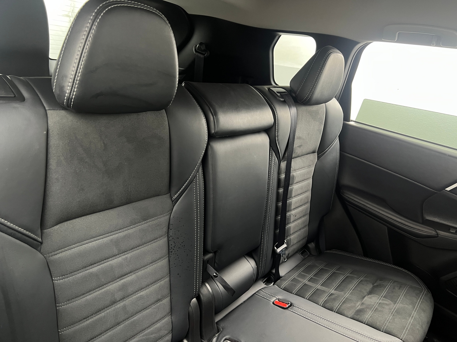 Thumbnail: 2024 Mitsubishi Outlander - 5