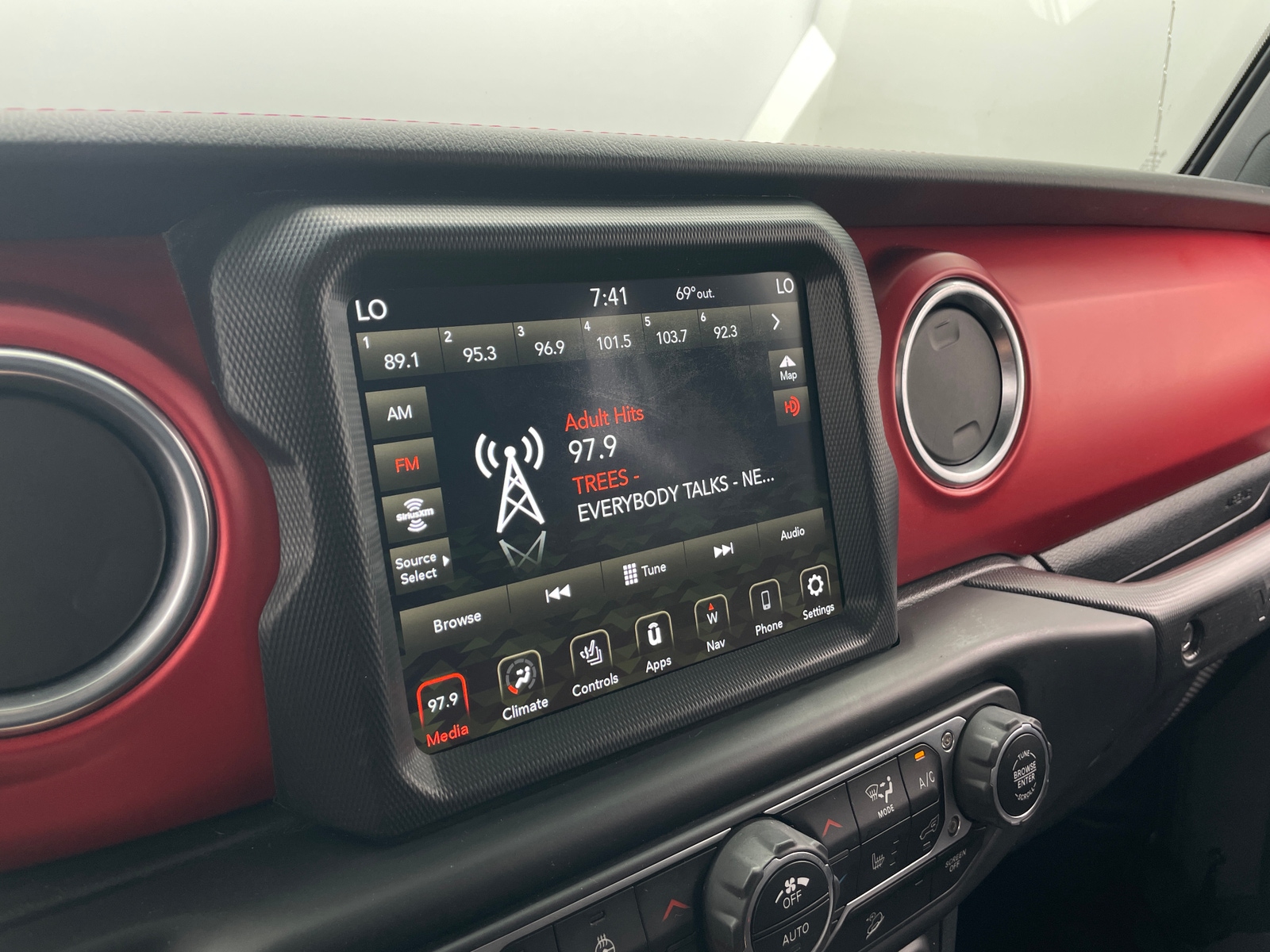 Thumbnail: 2020 Jeep Wrangler - 3