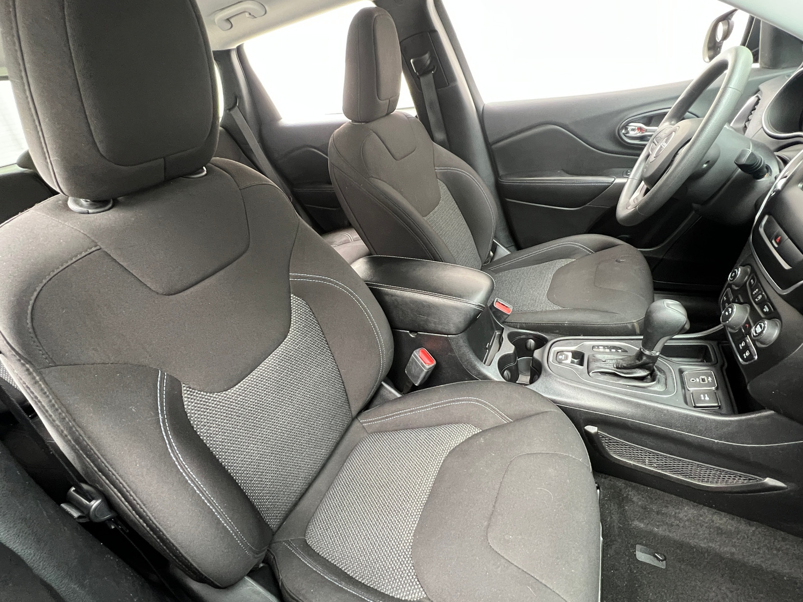 Thumbnail: 2020 Jeep Cherokee - 2