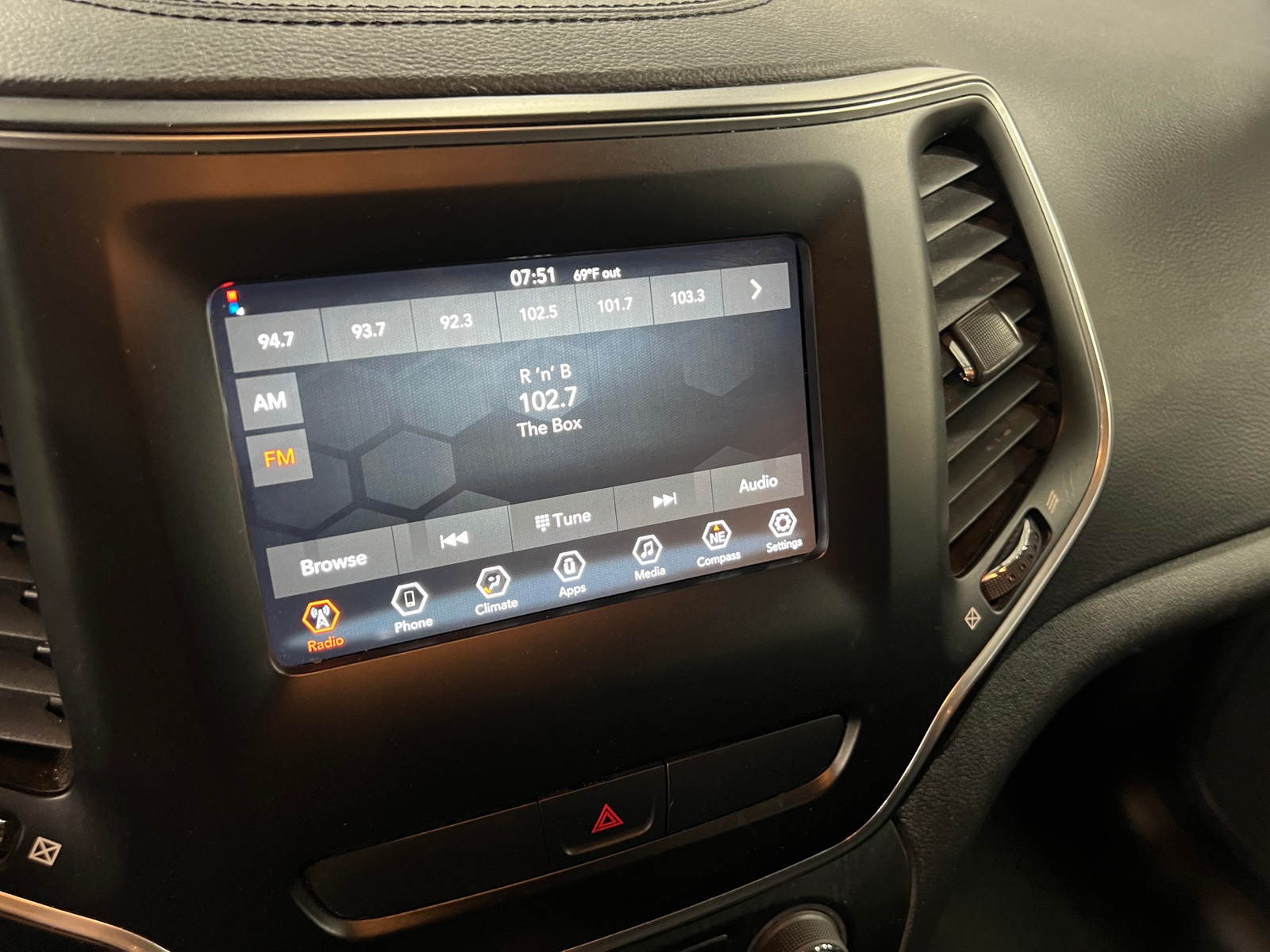 Thumbnail: 2020 Jeep Cherokee - 4