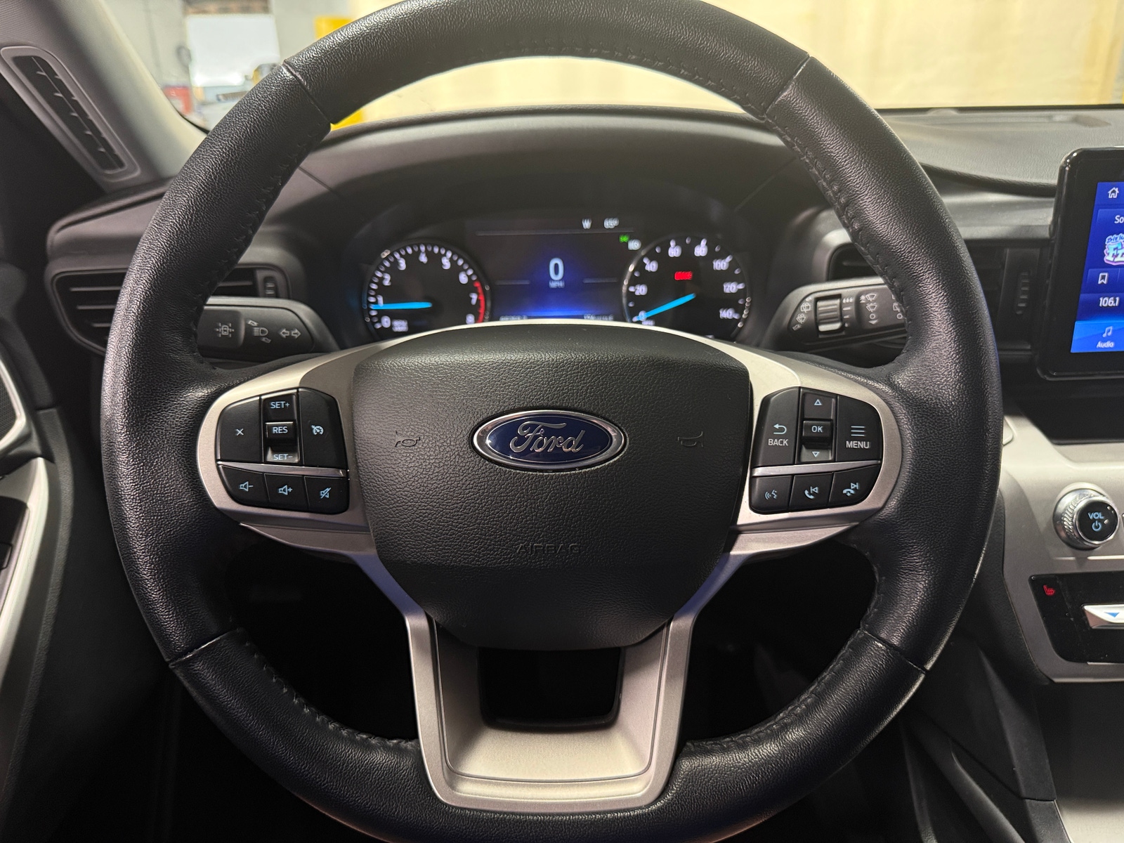 Thumbnail: 2022 Ford Explorer - 5