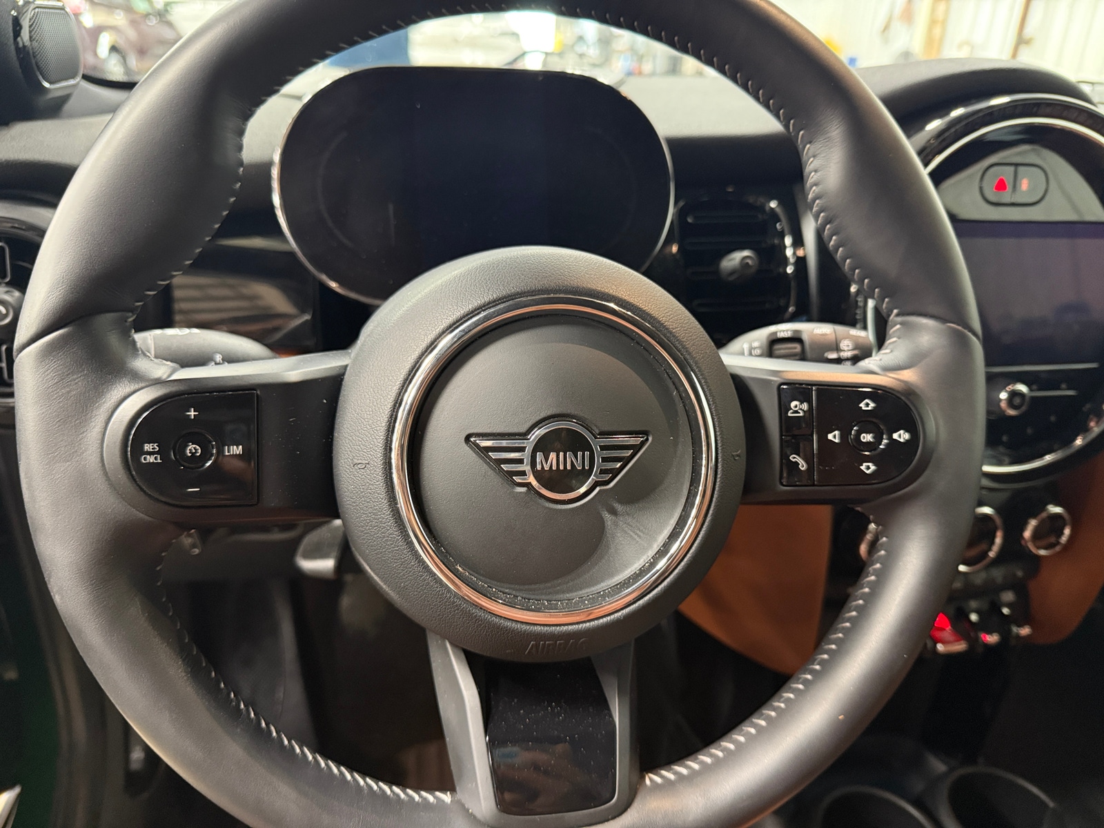 Thumbnail: 2022 MINI Cooper Hardtop - 4