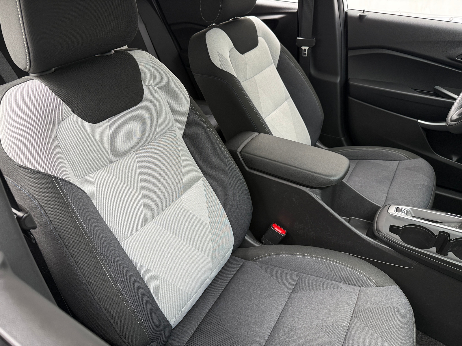 Thumbnail: 2025 Chevrolet Trax - 2