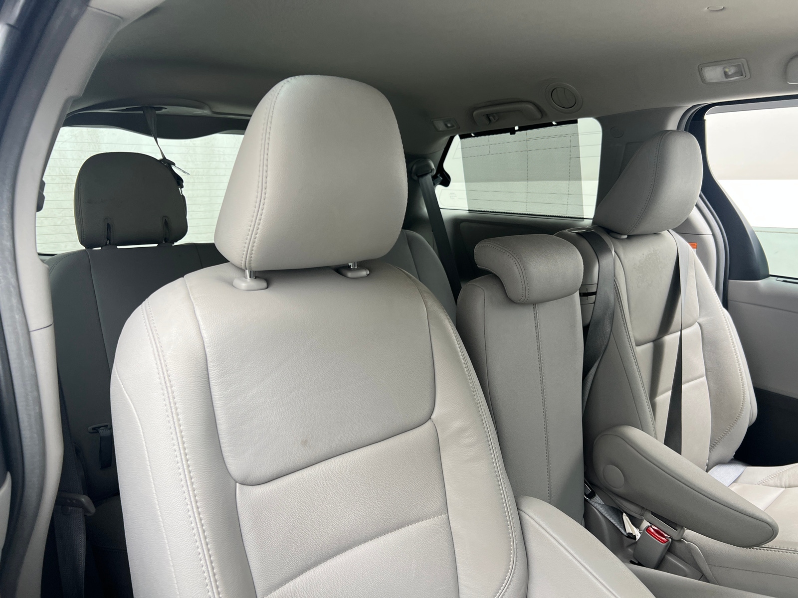 Thumbnail: 2017 Toyota Sienna - 5