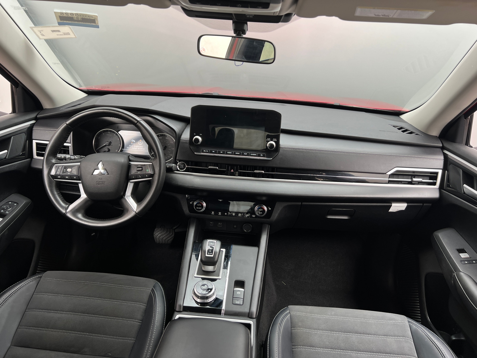 Thumbnail: 2024 Mitsubishi Outlander - 2