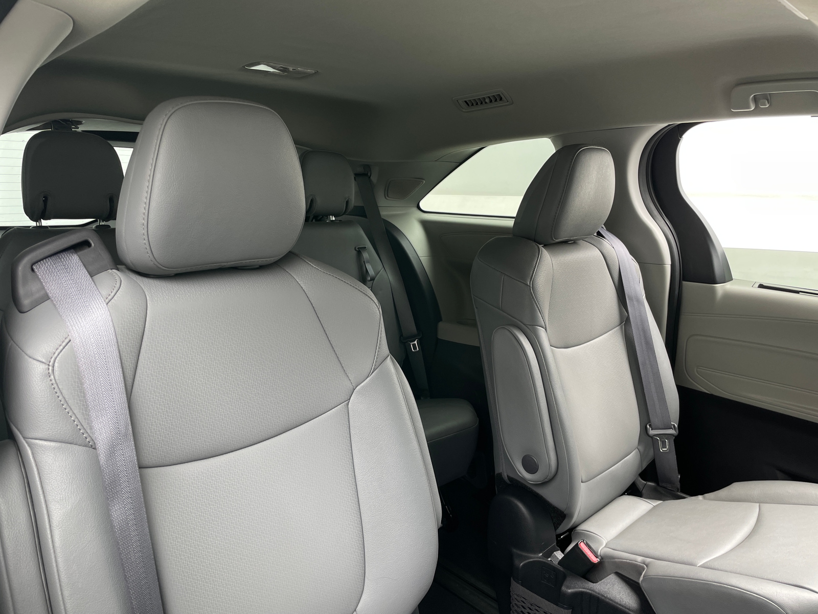 Thumbnail: 2023 Toyota Sienna - 5