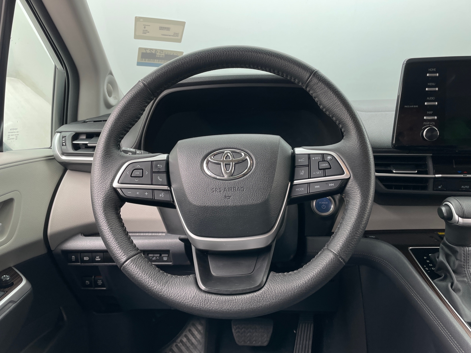 Thumbnail: 2023 Toyota Sienna - 4