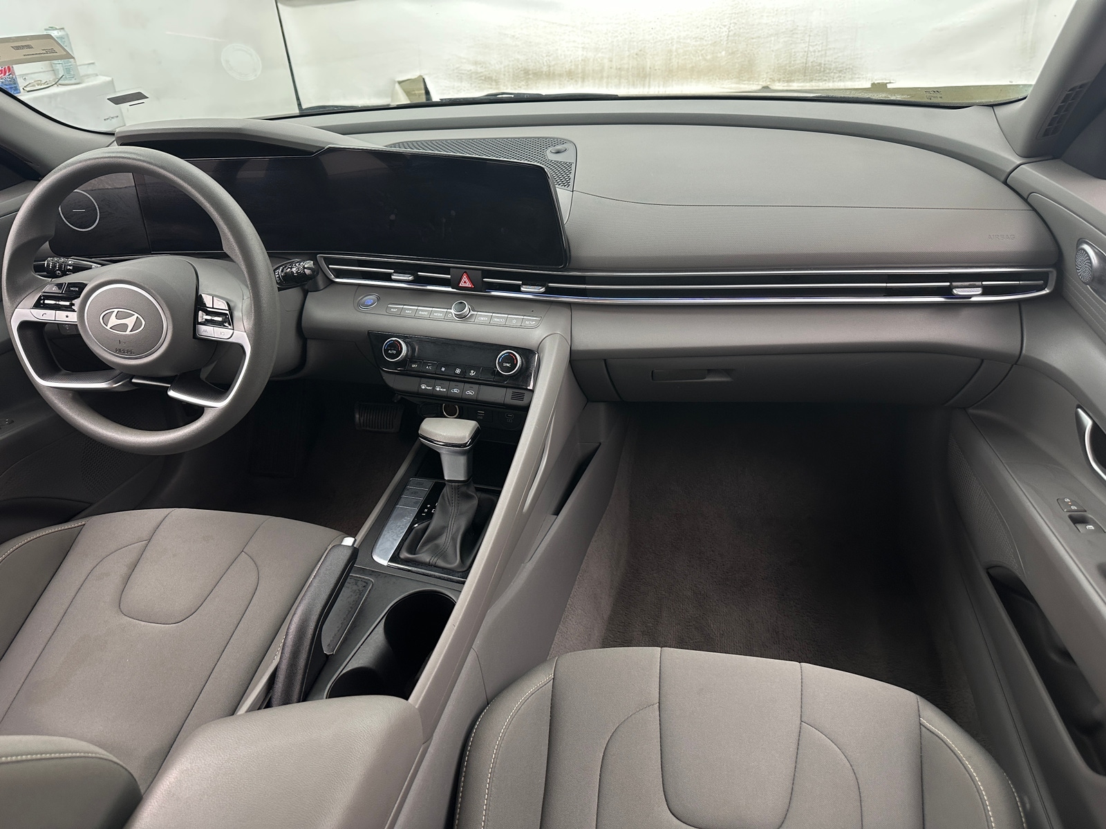 Thumbnail: 2024 Hyundai Elantra - 3