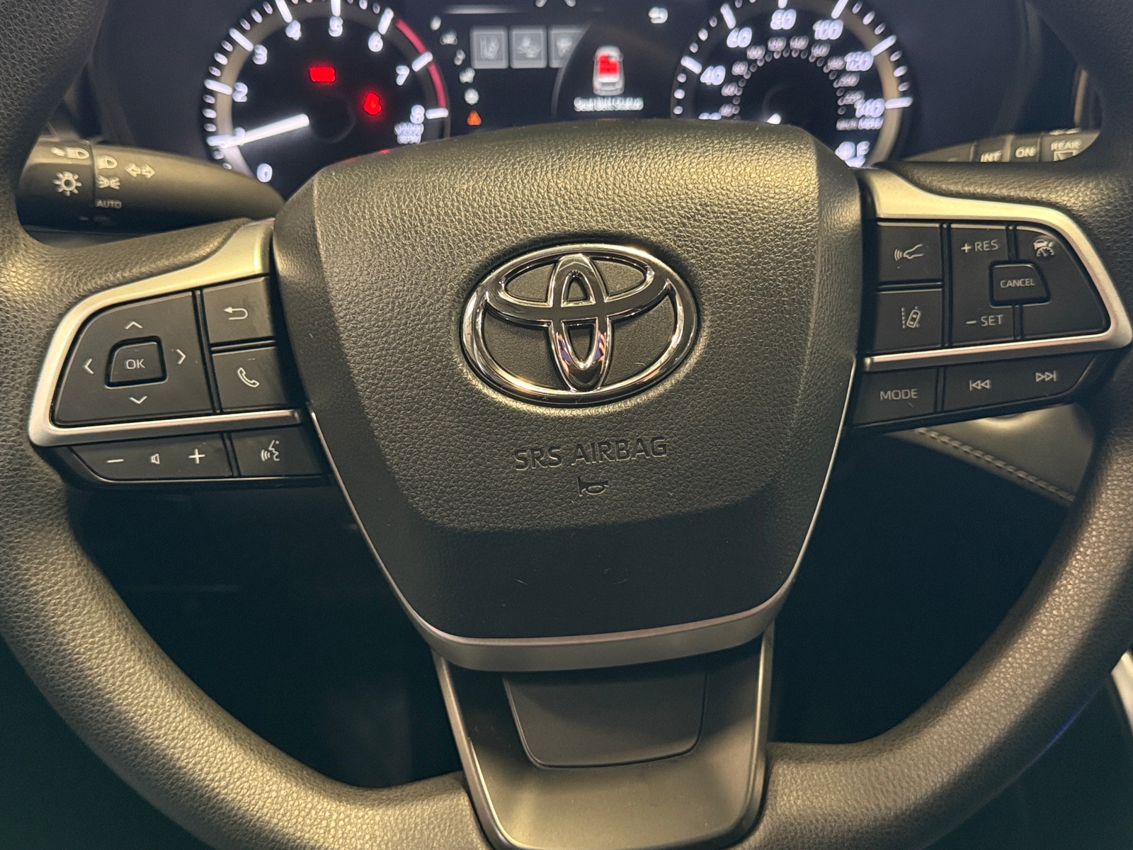 Thumbnail: 2023 Toyota Highlander - 5