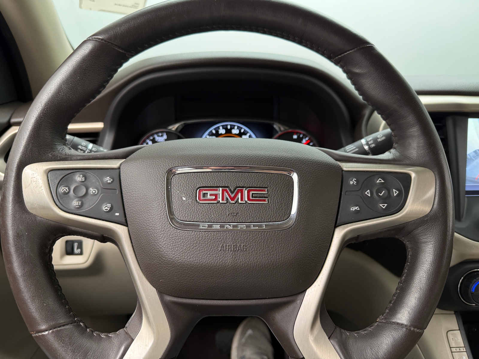 Thumbnail: 2017 GMC Acadia - 4