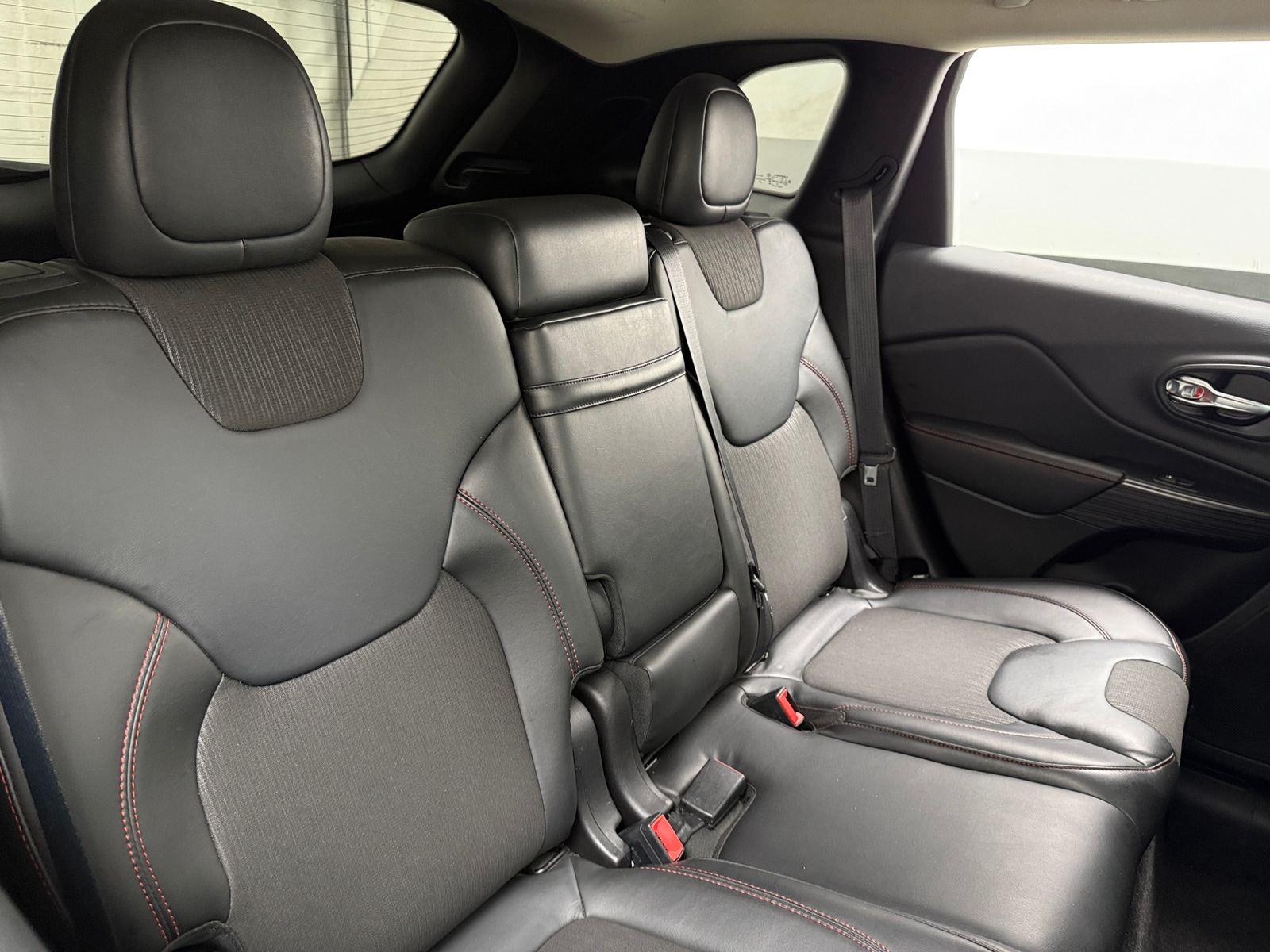 Thumbnail: 2015 Jeep Cherokee - 6